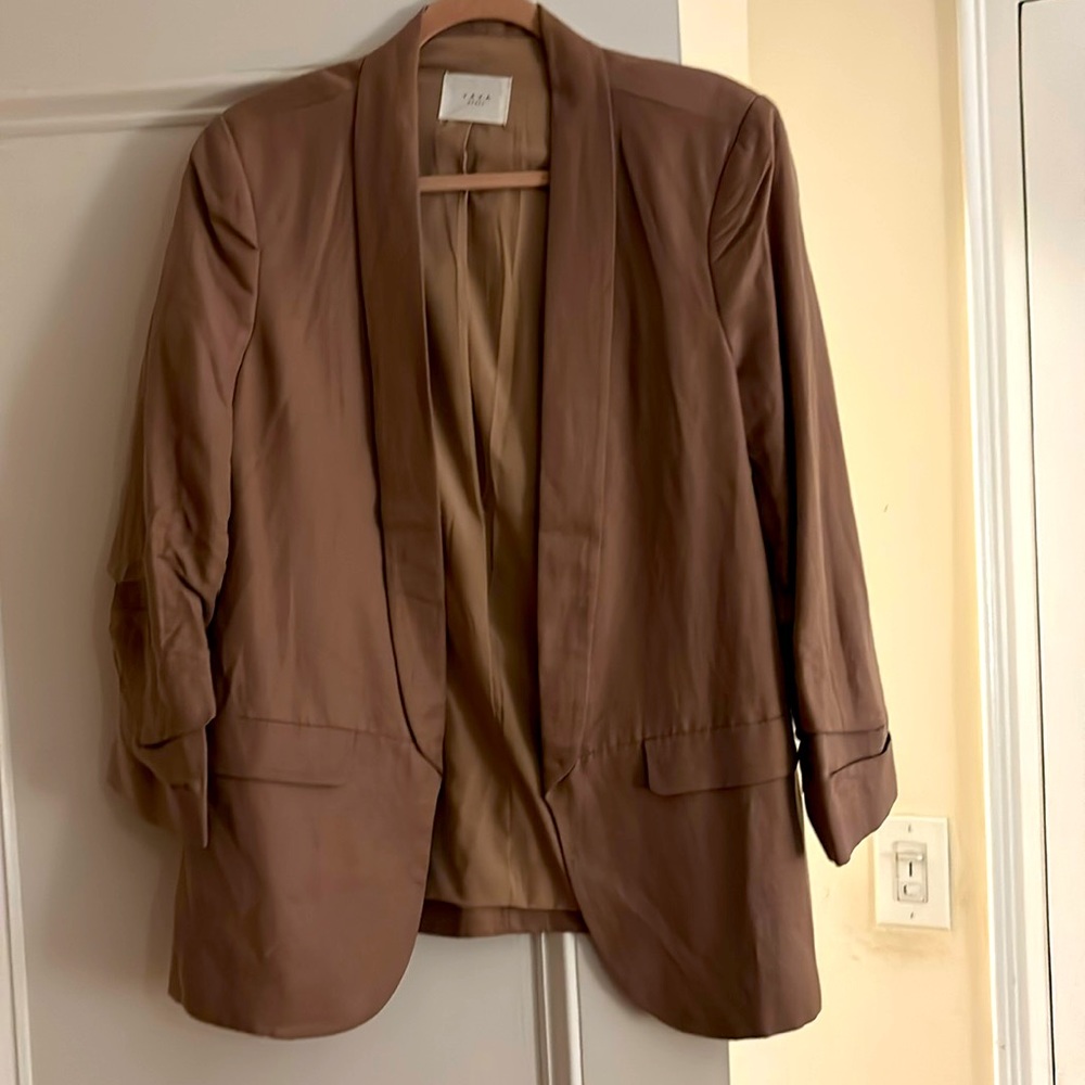 Shawl collar open blazer in silky like fabric